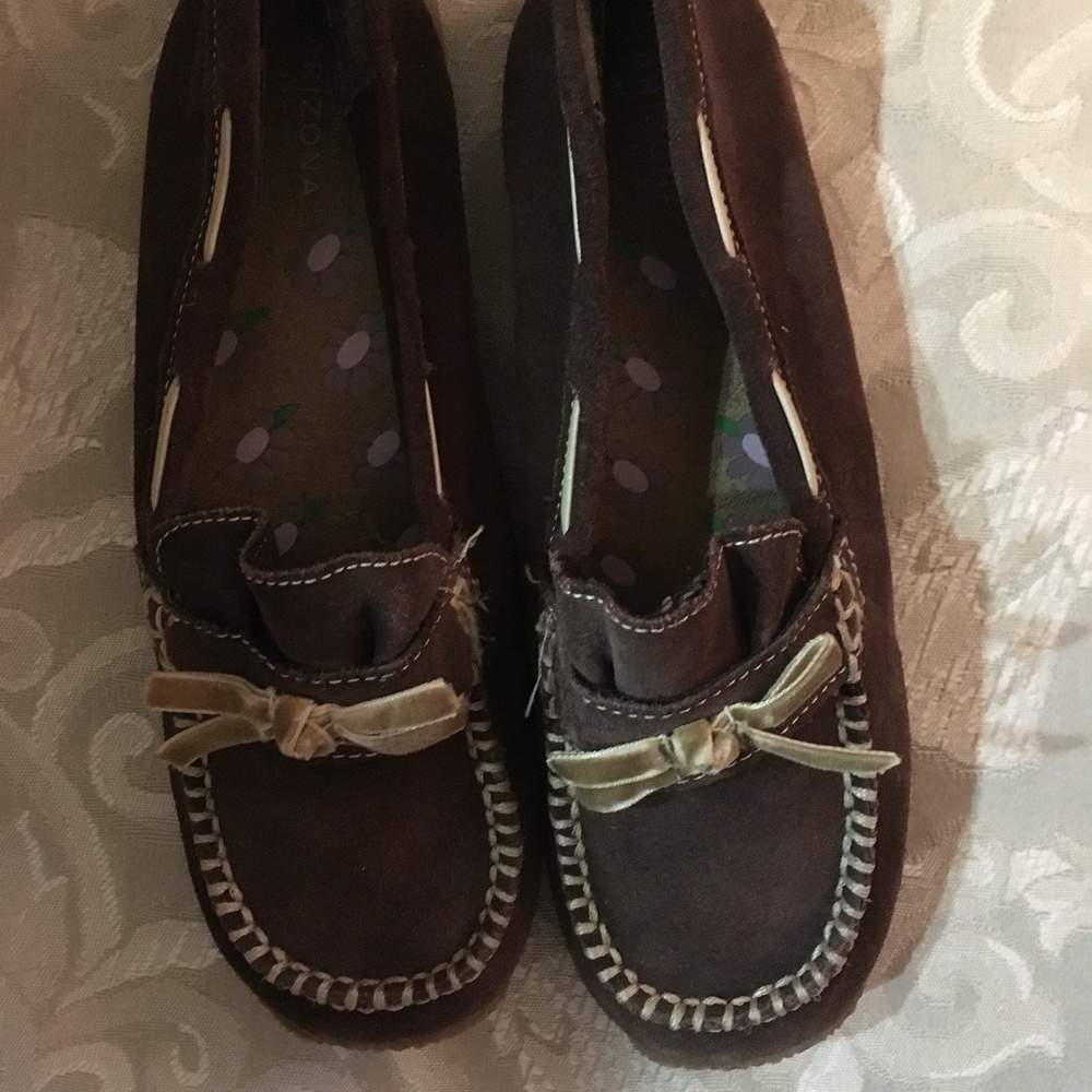 Arizona Jeans Company Girls Suede Brown Flat Slip On Shoes Size 3 1/2